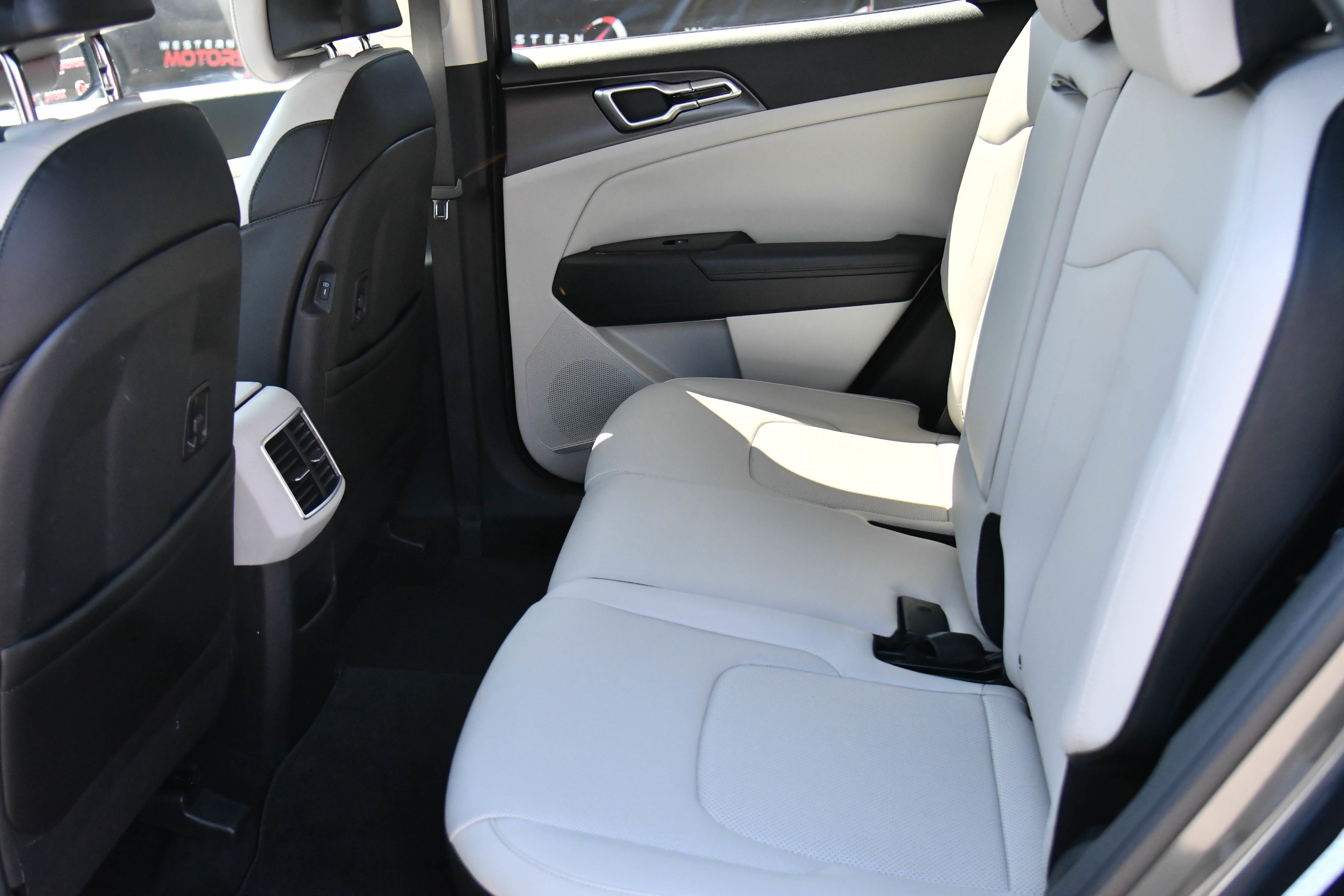 Used 2023 Kia Sportage EX FWD image 42