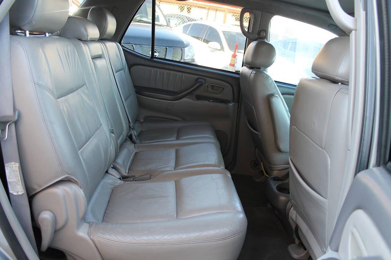 Used 2003 Toyota Sequoia Limited RWD image 30