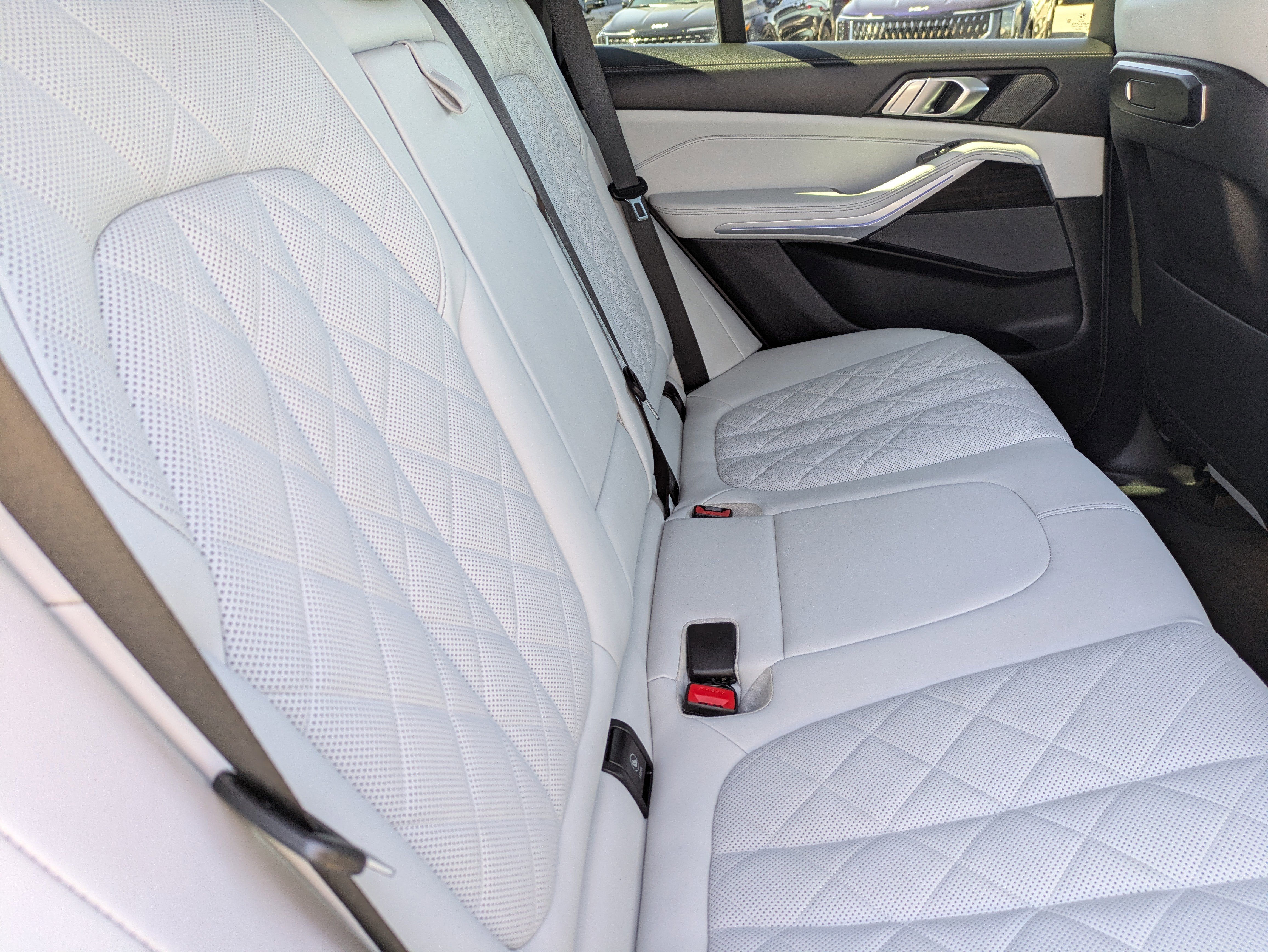 Used 2024 BMW X5 sDrive40i w/ Premium Package image 14