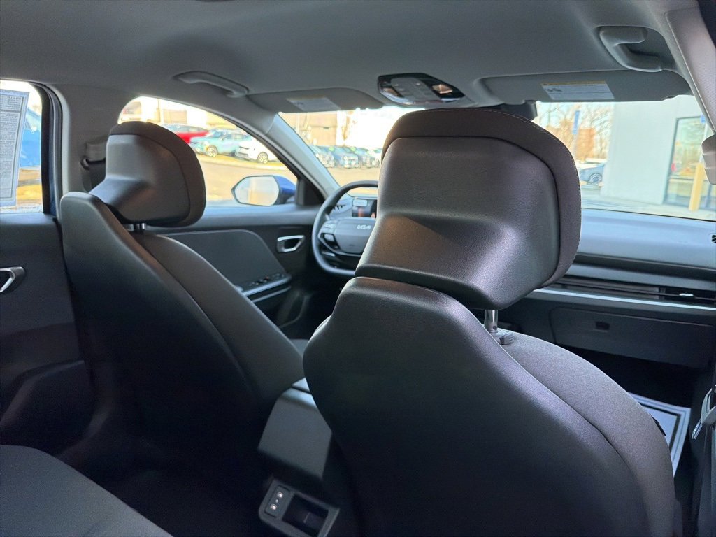 New 2025 Kia K4 LXS image 17