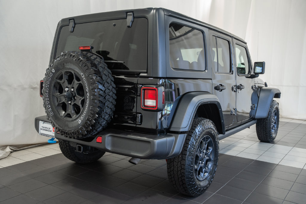 Used 2023 Jeep Wrangler Unlimited w/ Cold Weather Group AWD/4WD image 4