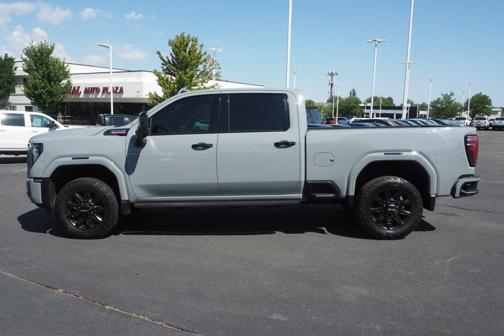 Used 2024 GMC Sierra 2500 AT4 w/ AT4 Premium Plus Package AWD/4WD image 3