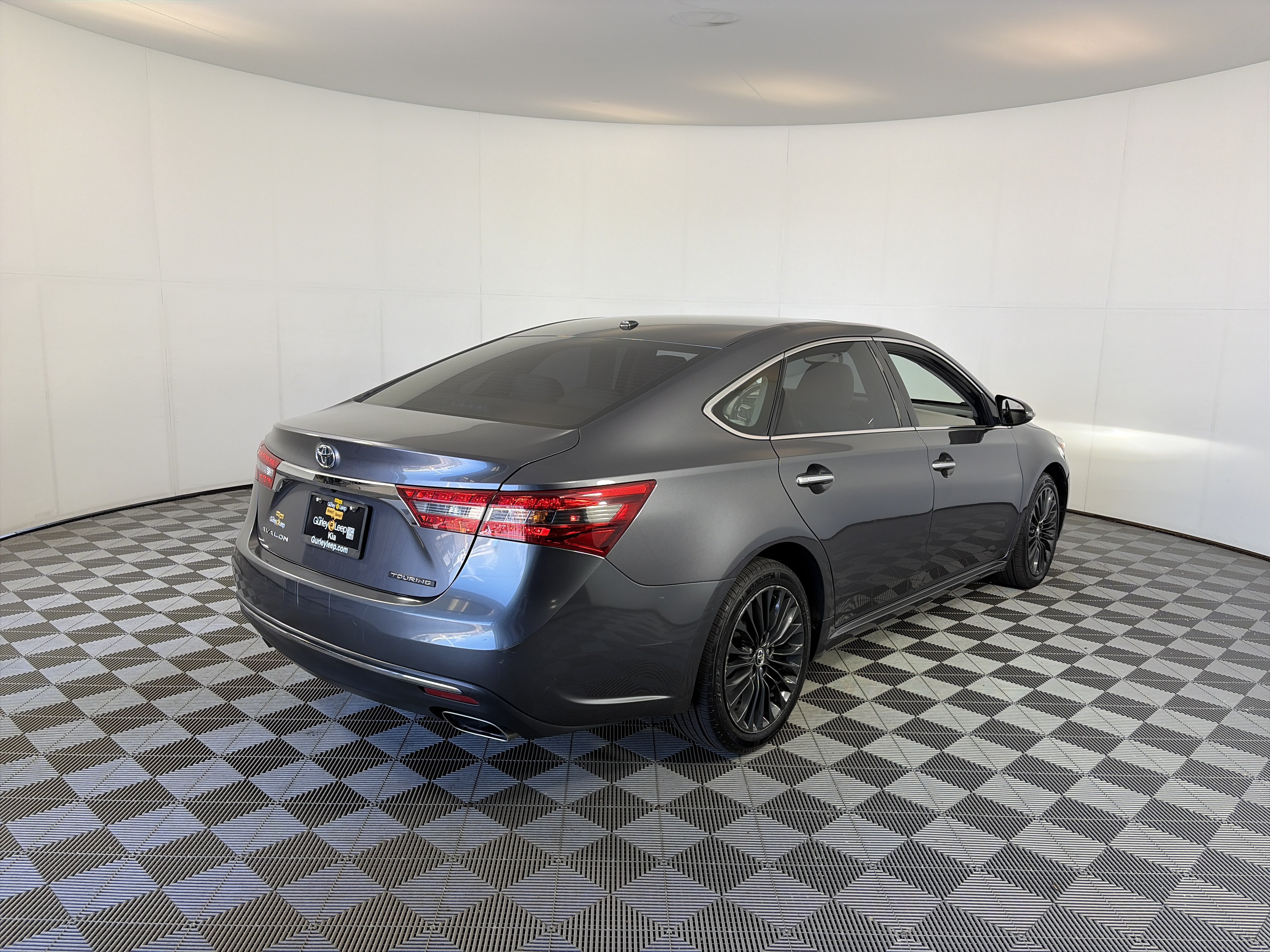 Used 2016 Toyota Avalon Touring FWD image 10