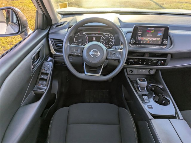 Used 2024 Nissan Rogue S image 27