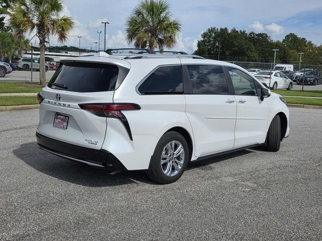 Used 2024 Toyota Sienna Platinum AWD/4WD image 5