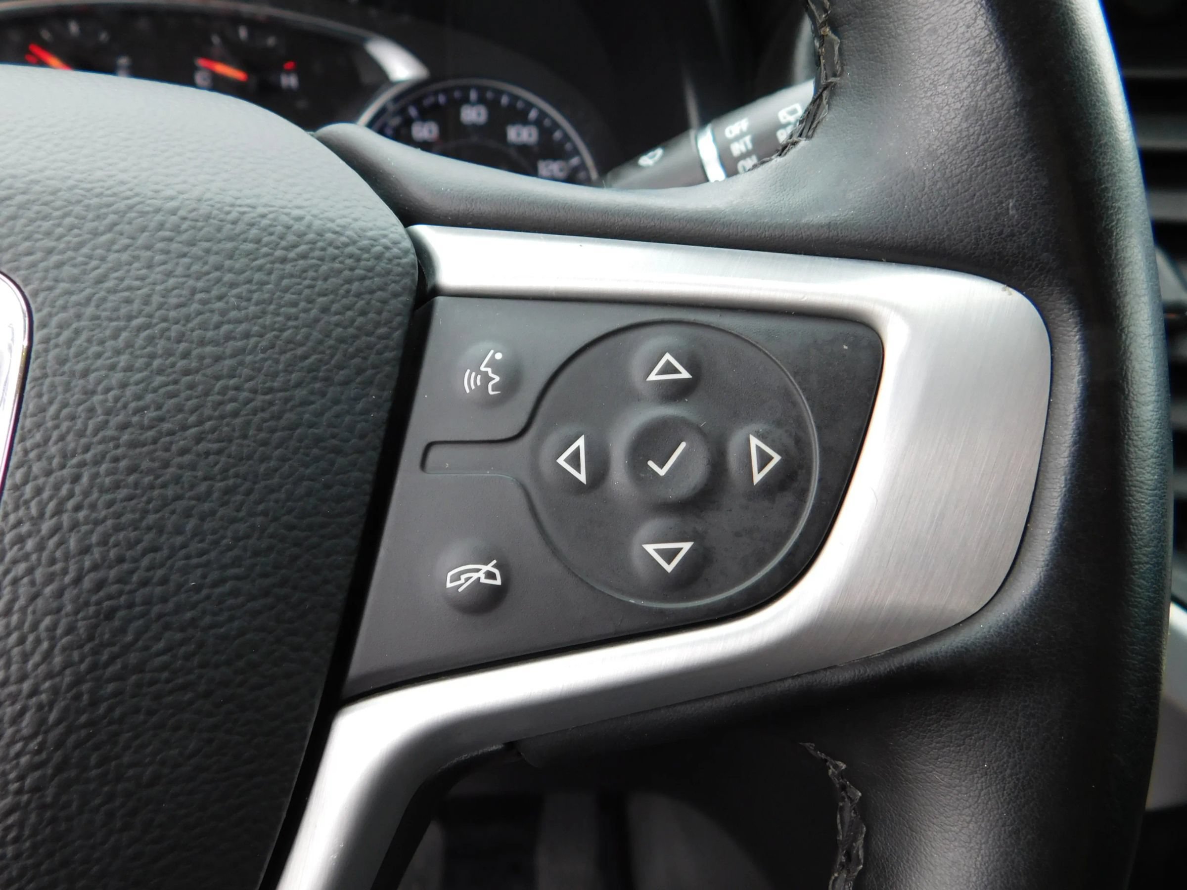 Used 2023 GMC Acadia SLT FWD image 23