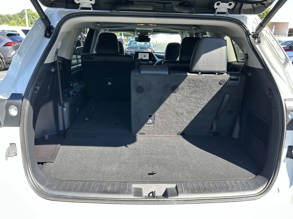 Used 2026 Toyota Highlander XLE AWD/4WD image 11