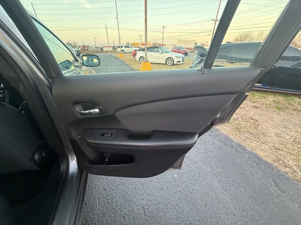 Used 2012 Chrysler 200 LX image 23