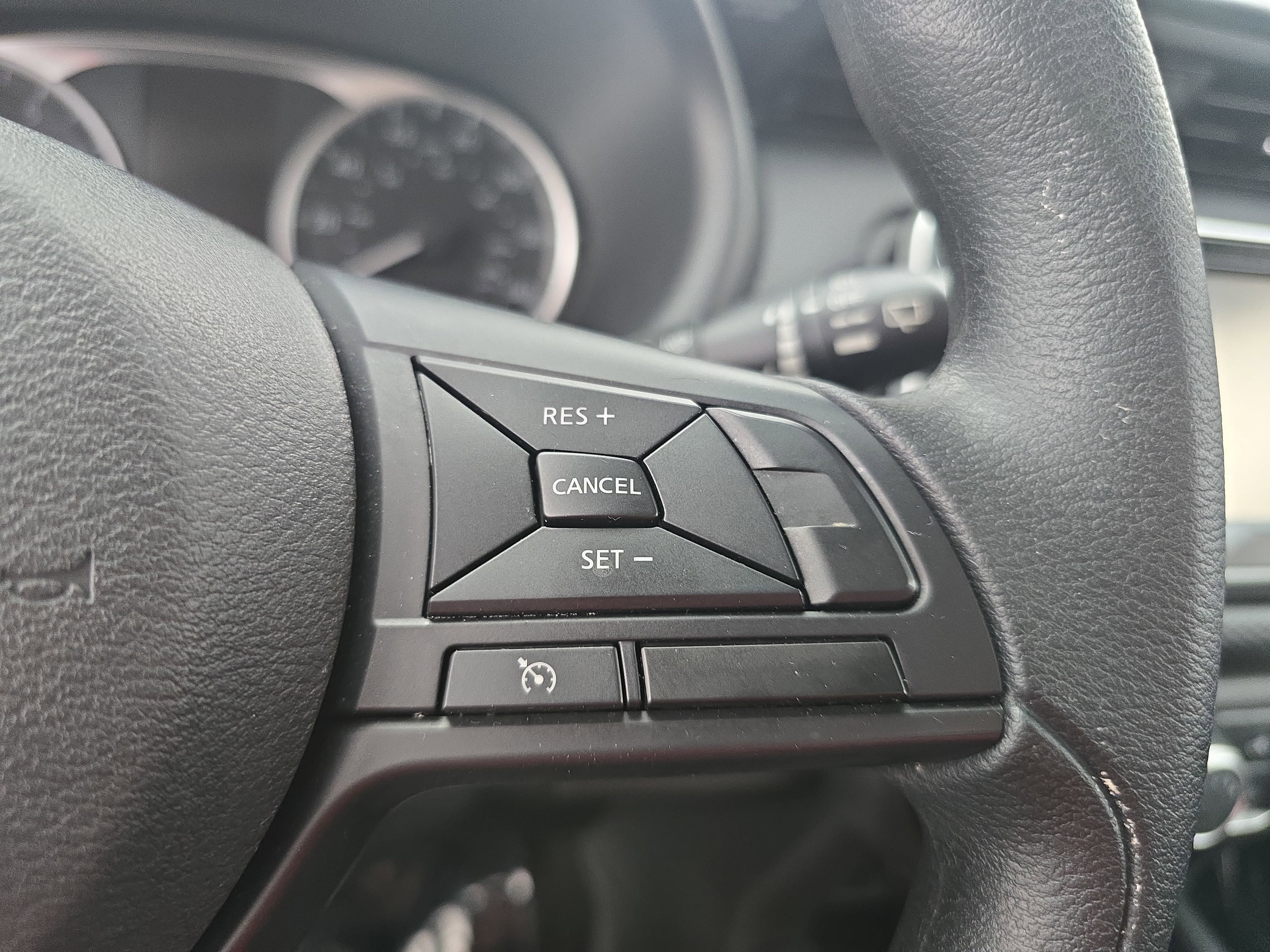 Certified 2025 Nissan Kicks Play S image 17