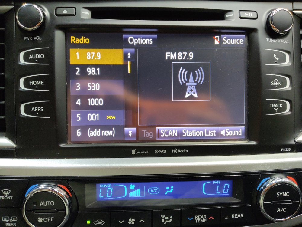 Used 2018 Toyota Highlander Plus w/ Protection Package #3 AWD/4WD image 25