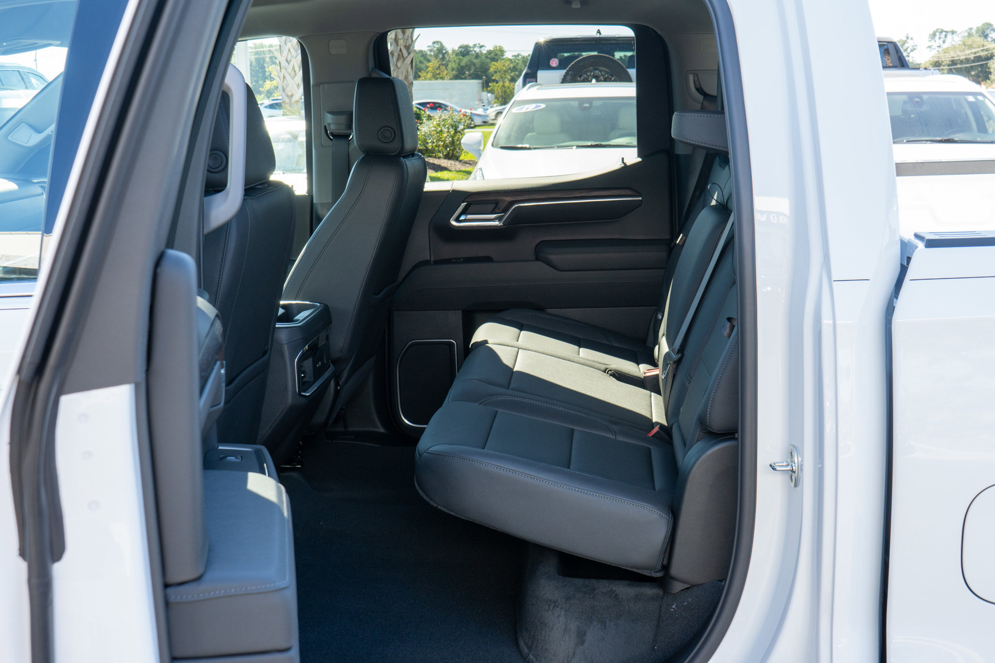 New 2026 GMC Sierra 1500 SLT w/ SLT Premium Package image 19