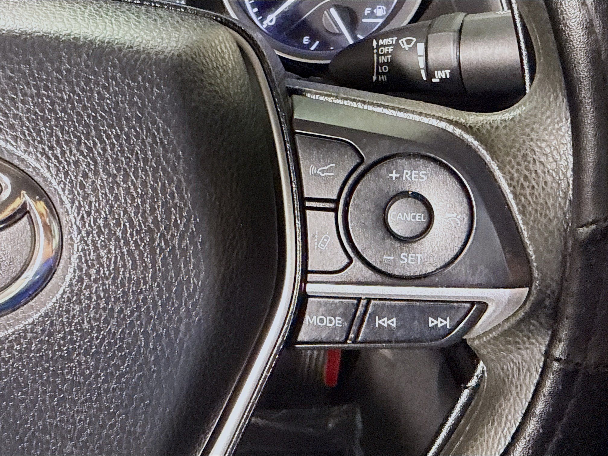 Used 2022 Toyota Camry LE FWD image 15
