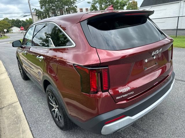 Certified 2025 Kia Sorento LX FWD image 15