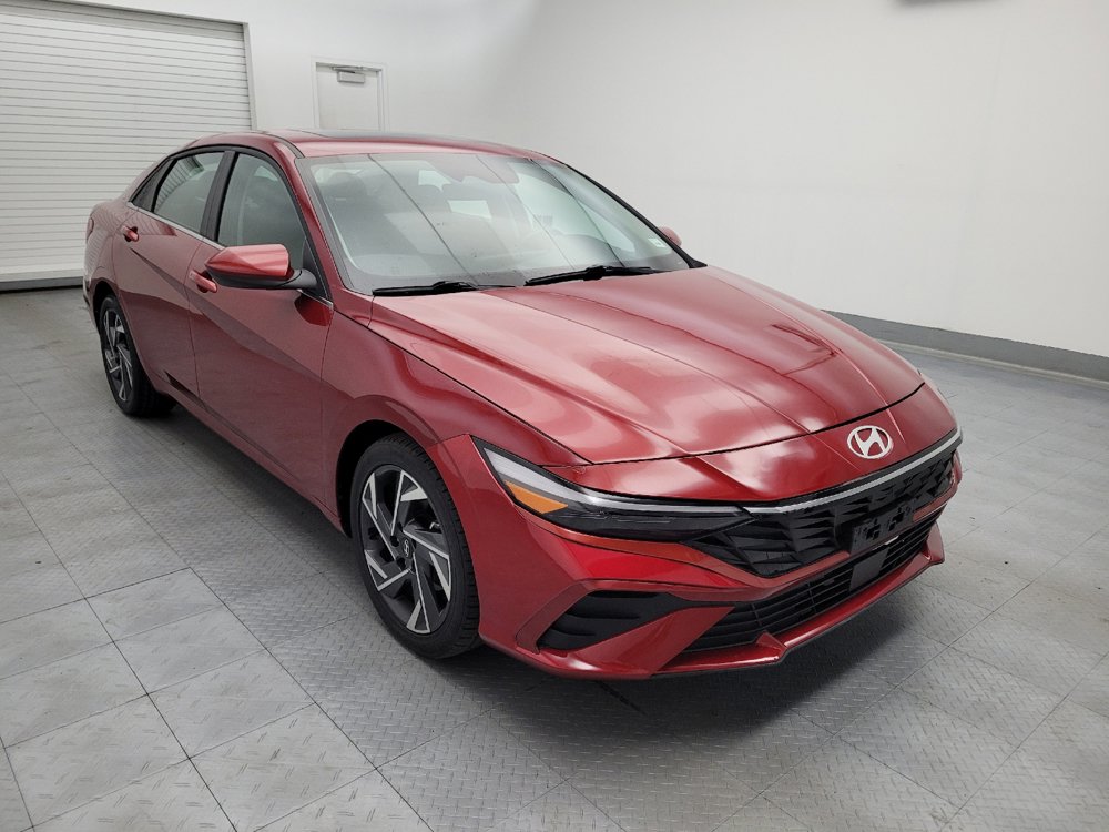 Used 2025 Hyundai Elantra SEL FWD image 13