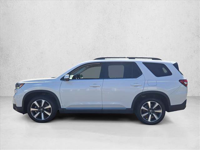 Certified 2025 Honda Pilot Touring image 8