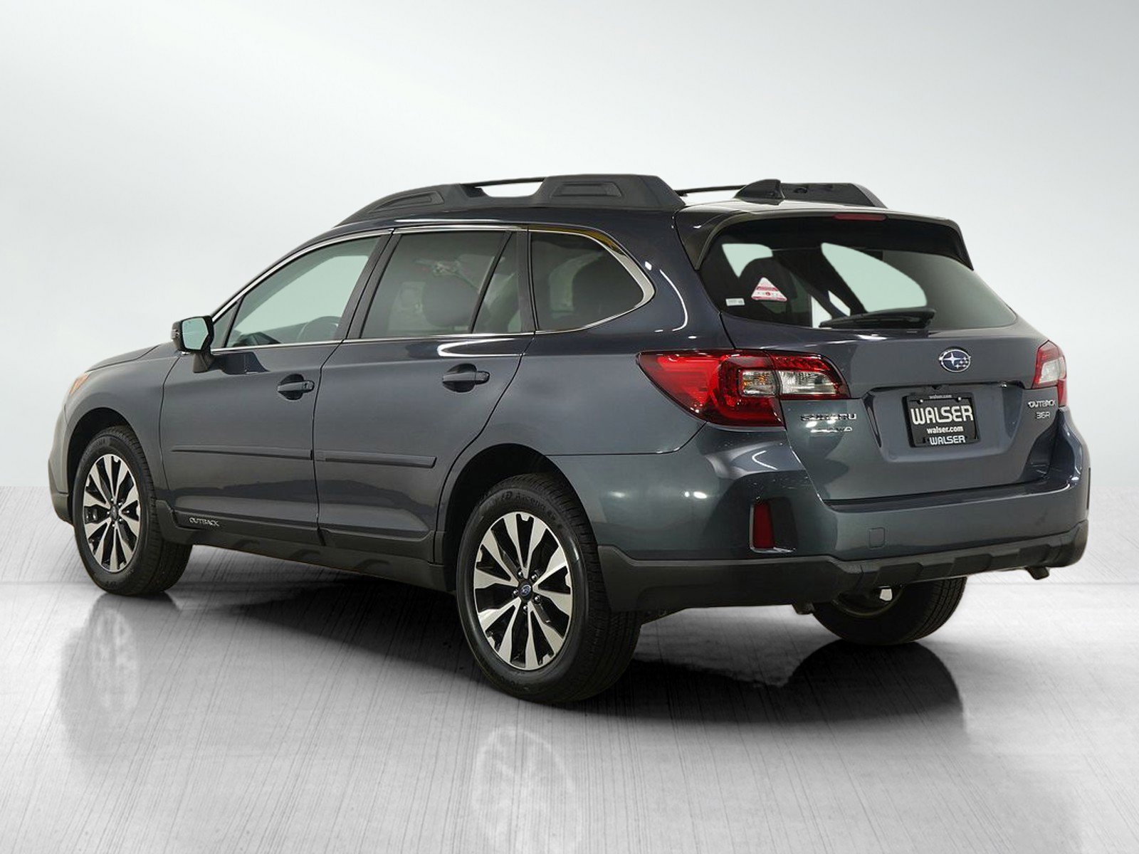 Used 2016 Subaru Outback 3.6R Limited AWD/4WD image 3