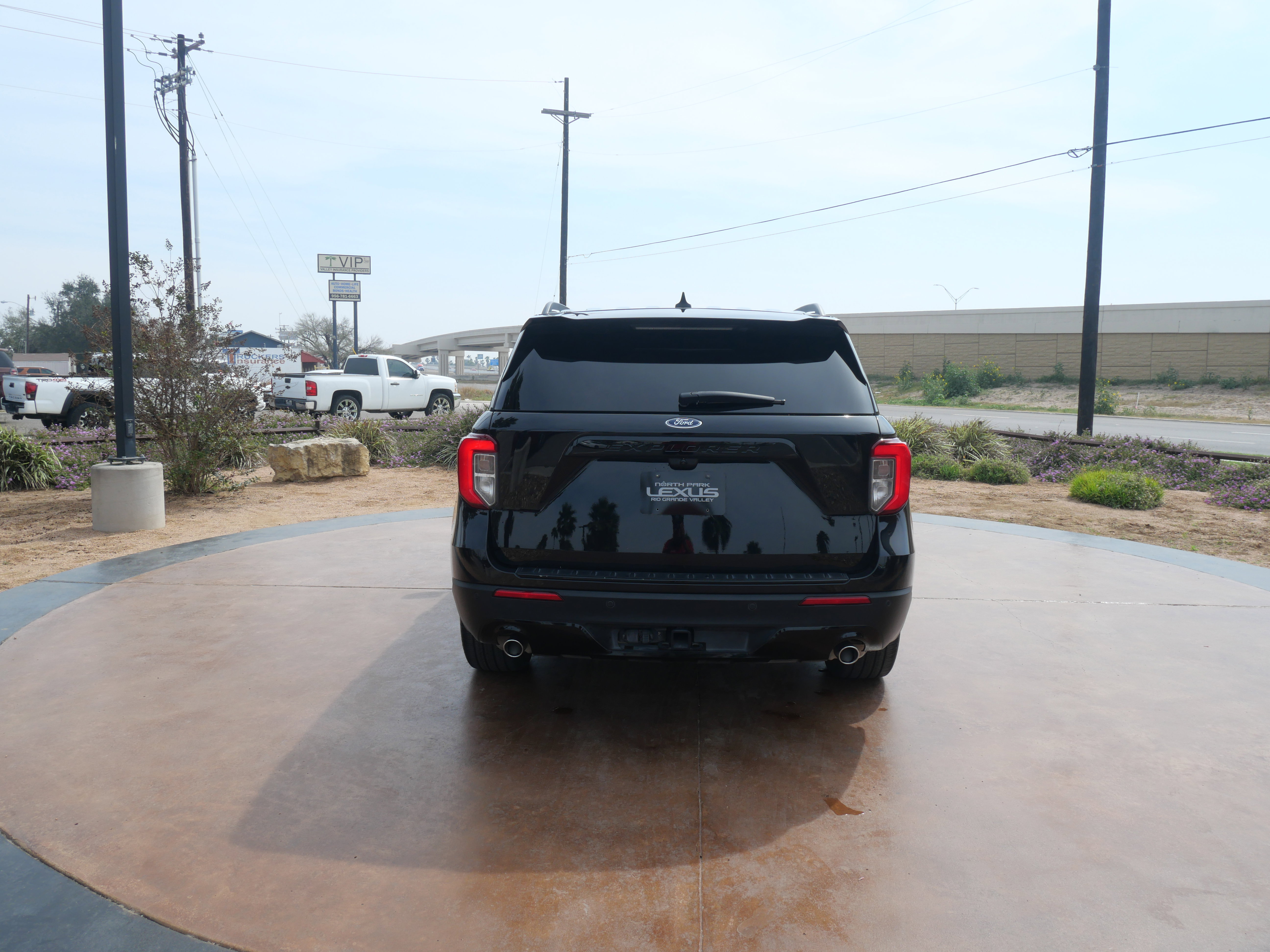 Used 2023 Ford Explorer ST-Line w/ Class IV Trailer Tow Package image 3