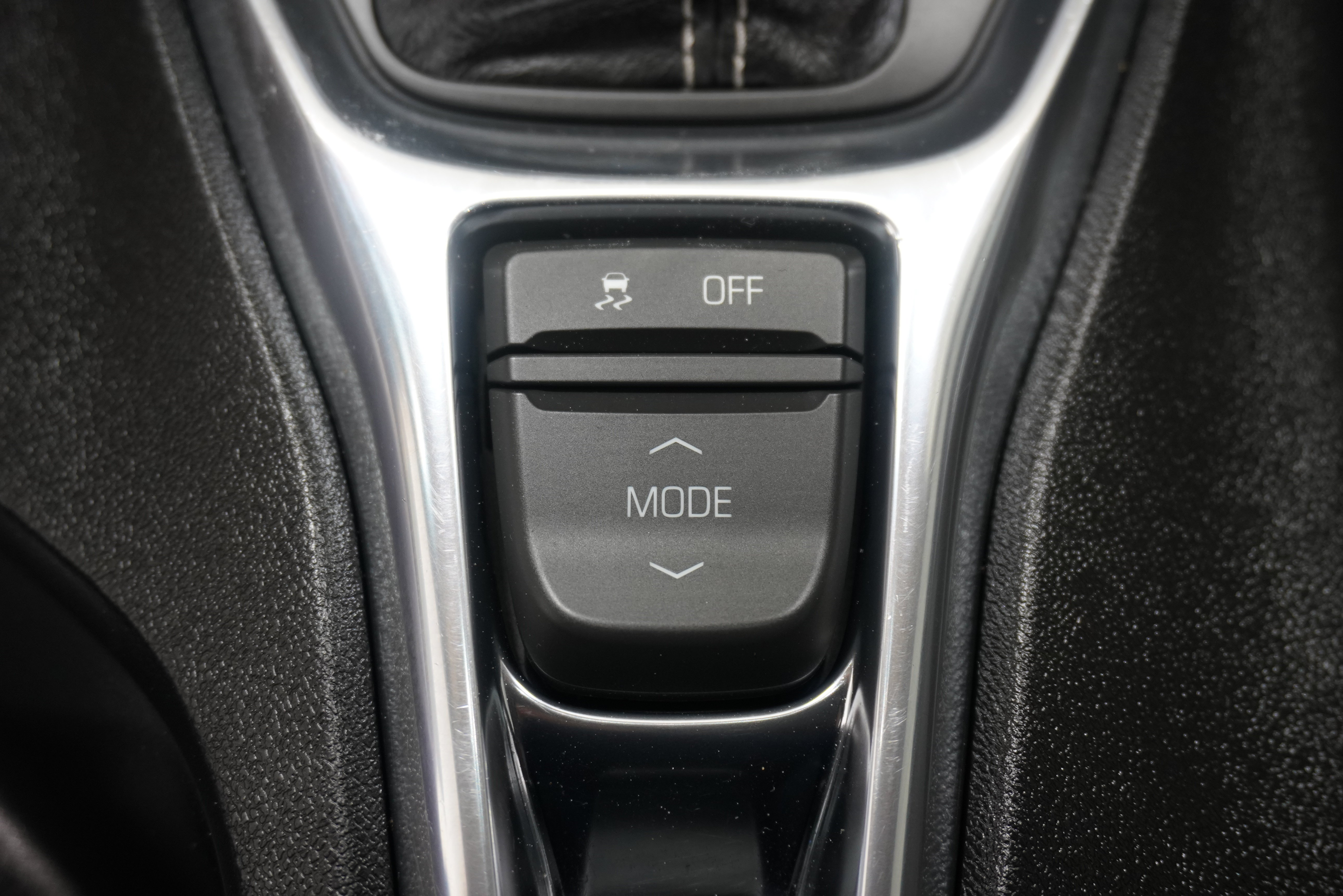 Used 2016 Chevrolet Camaro LT RWD image 27