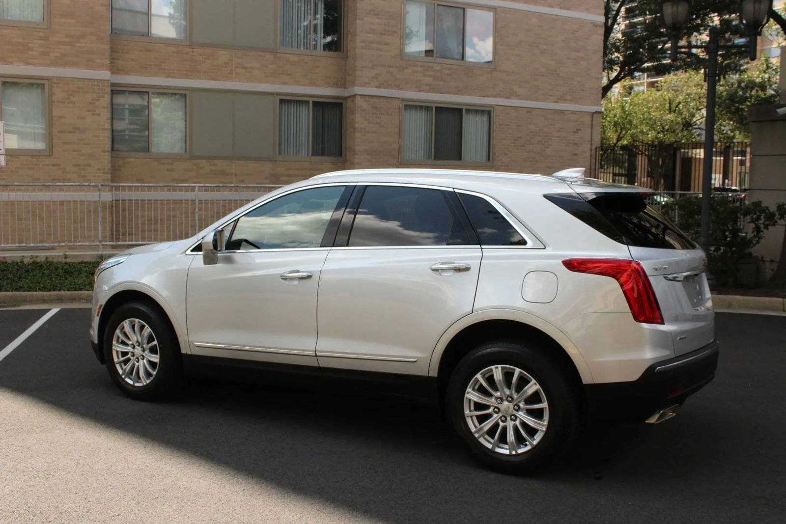 Used 2018 Cadillac XT5 AWD image 17