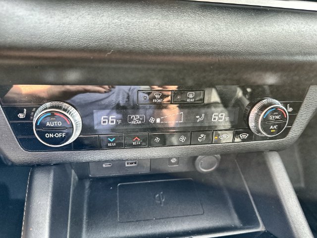 Used 2023 Mitsubishi Outlander AWD image 28