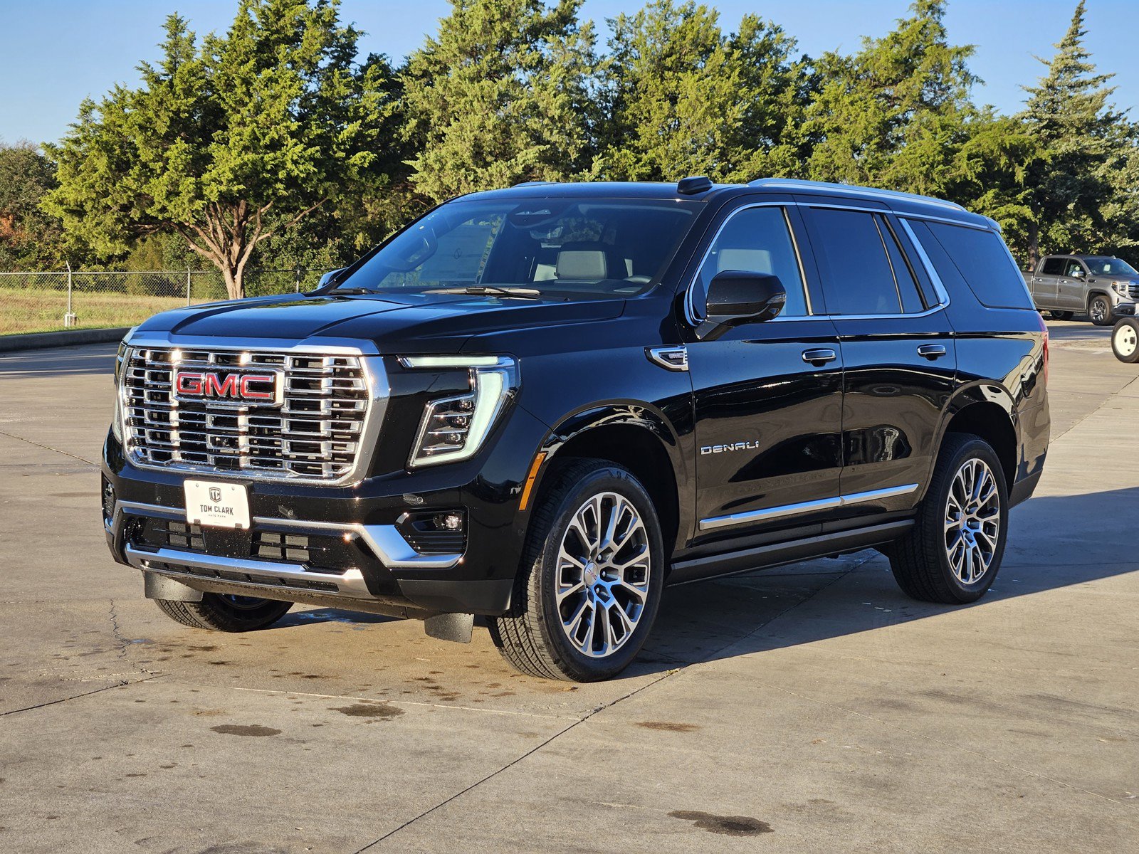 New 2027 GMC Yukon Denali w/ Denali Reserve Package AWD/4WD image 2