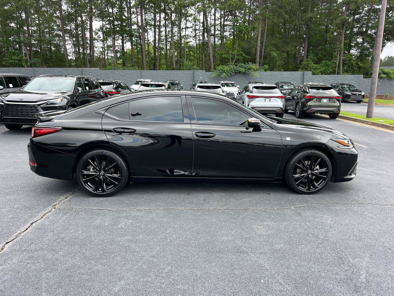 Certified 2024 Lexus ES 300h F Sport w/ Accessory Package (Z2) FWD image 4