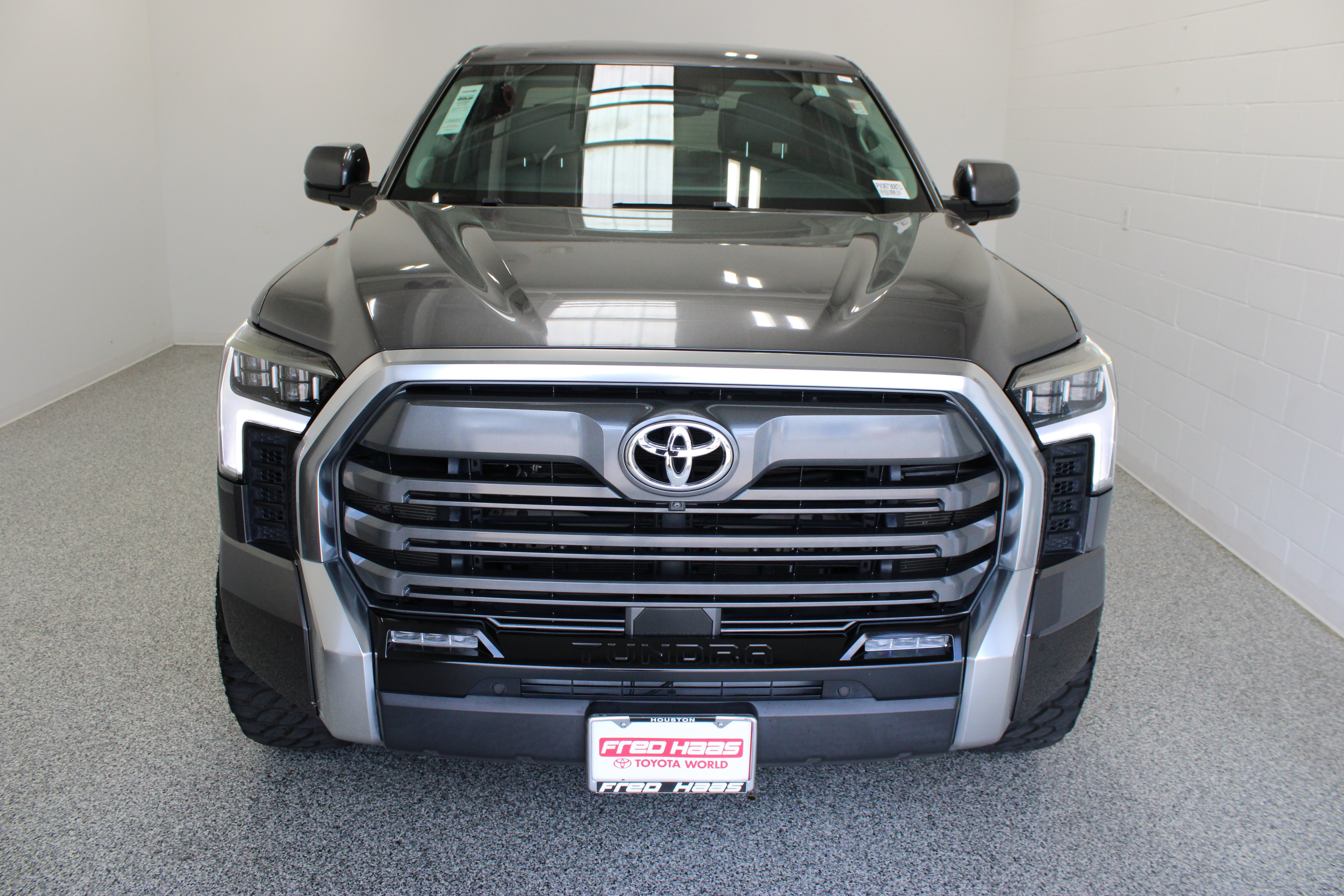 Used 2023 Toyota Tundra Limited AWD/4WD image 3