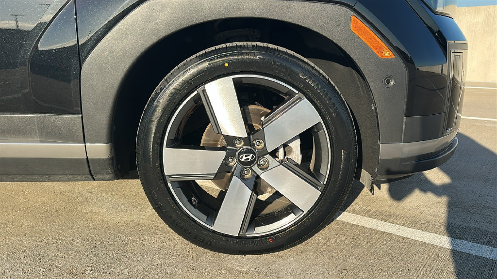 Certified 2024 Hyundai Santa Fe Limited FWD image 16