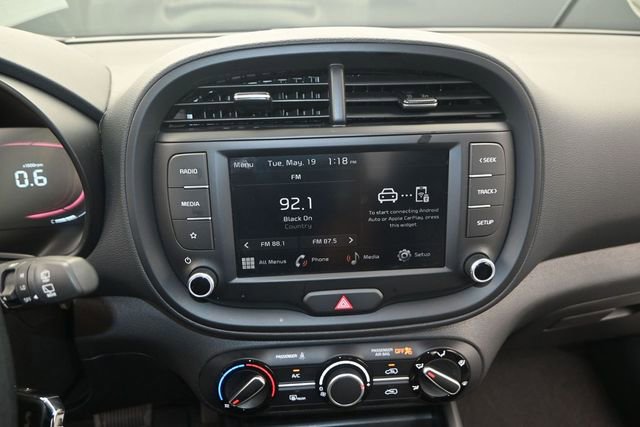 Used 2025 Kia Soul LX FWD image 8