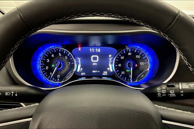 Used 2024 Chrysler Pacifica Touring-L image 27