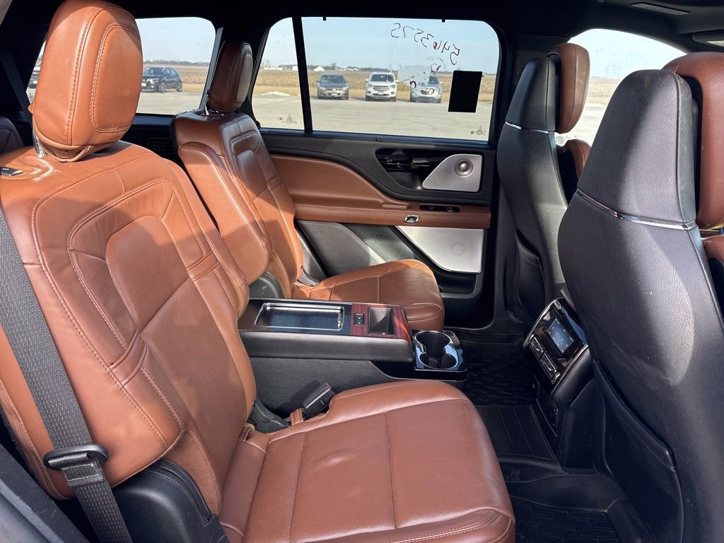Used 2021 Lincoln Aviator Reserve w/ Equipment Group 202A image 9