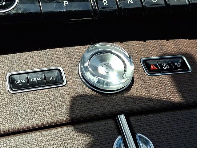 Used 2025 Lincoln Navigator L Reserve image 16