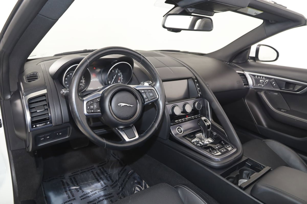 Used 2018 Jaguar F-TYPE R-Dynamic RWD image 39