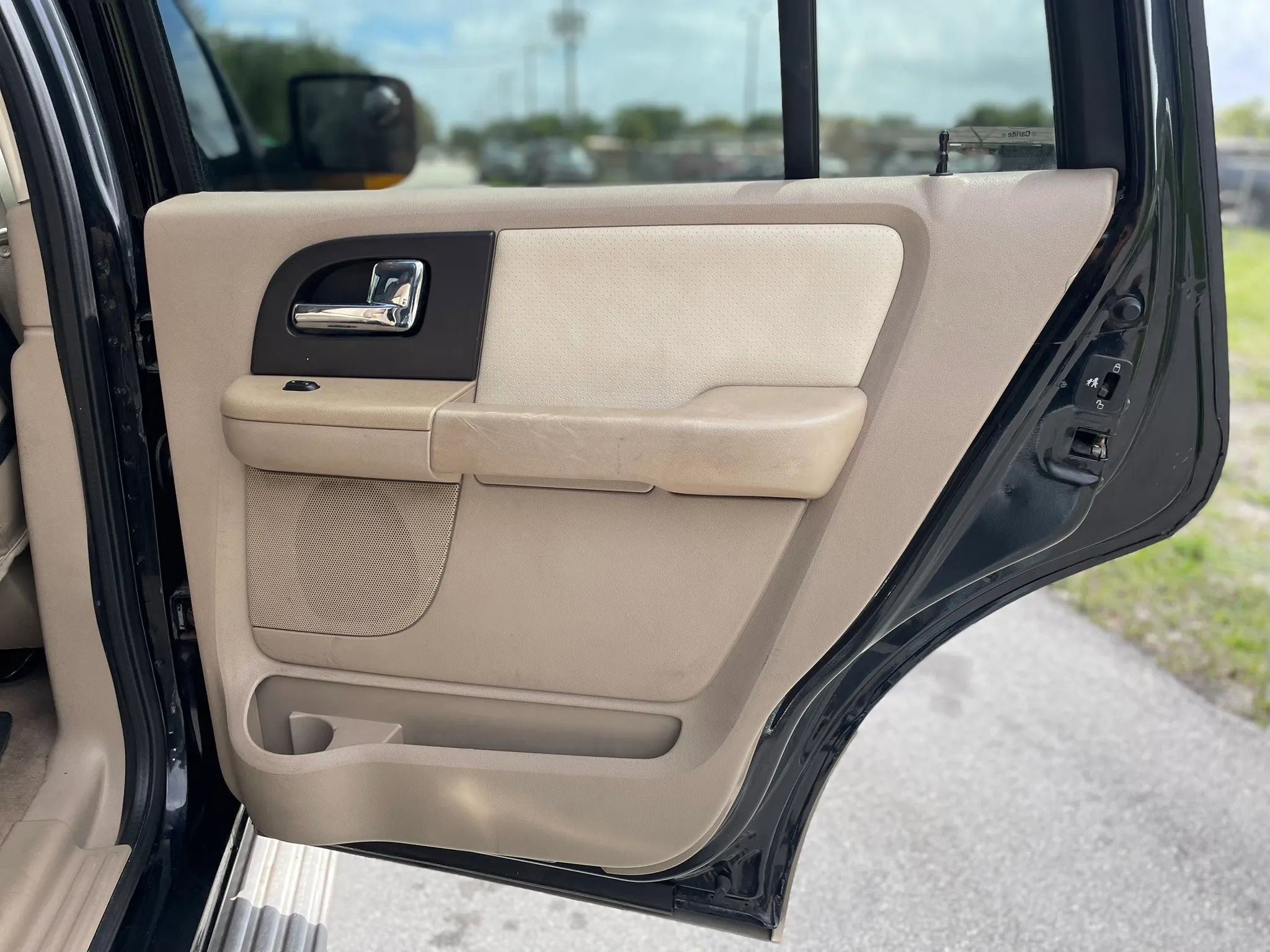 Used 2005 Ford Expedition Eddie Bauer image 29