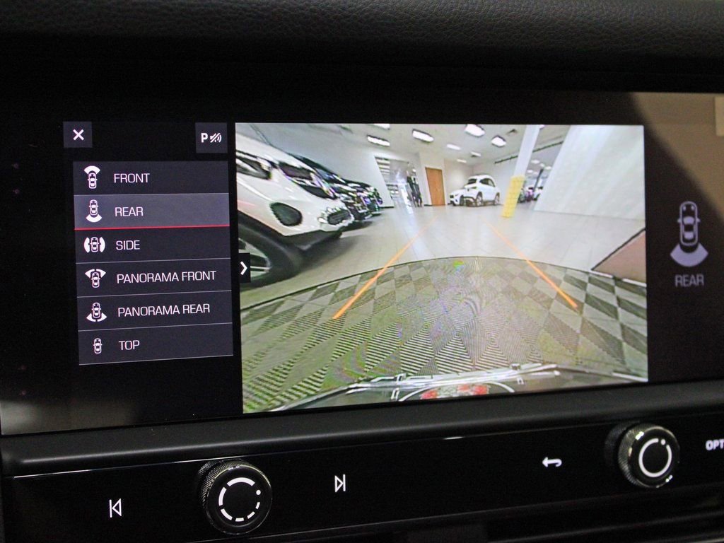 Certified 2026 Porsche Macan image 27