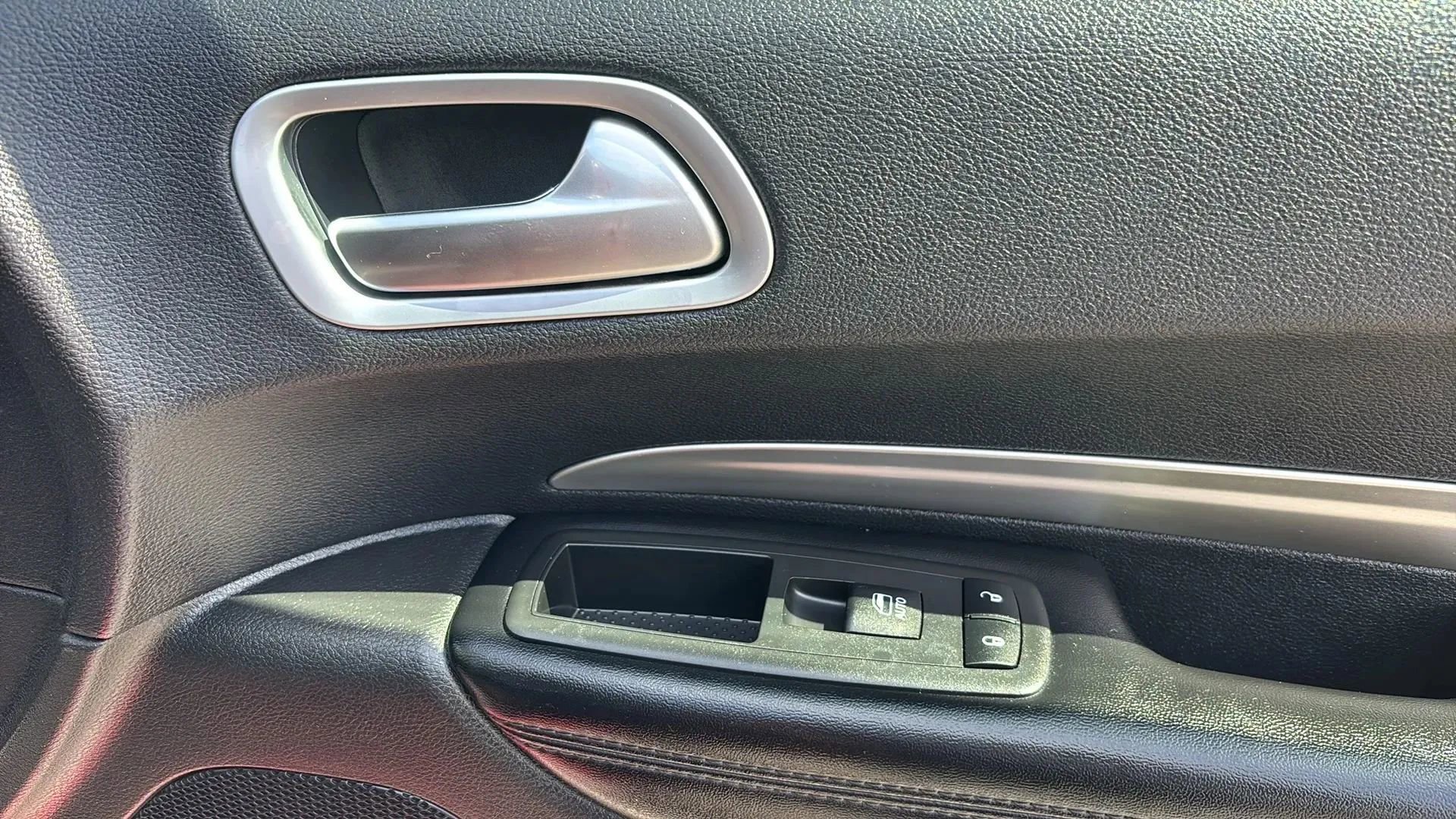 Used 2019 Dodge Durango SXT image 26