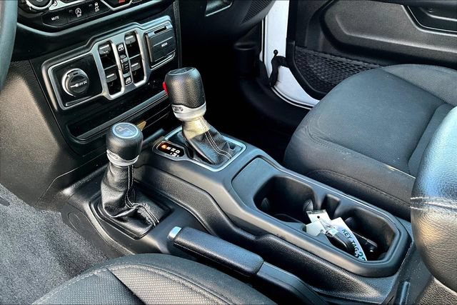 Used 2023 Jeep Gladiator Overland AWD/4WD image 19