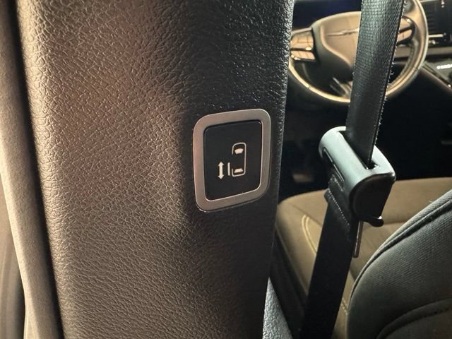Used 2019 Chrysler Pacifica Touring Plus w/ S Appearance Package FWD image 32