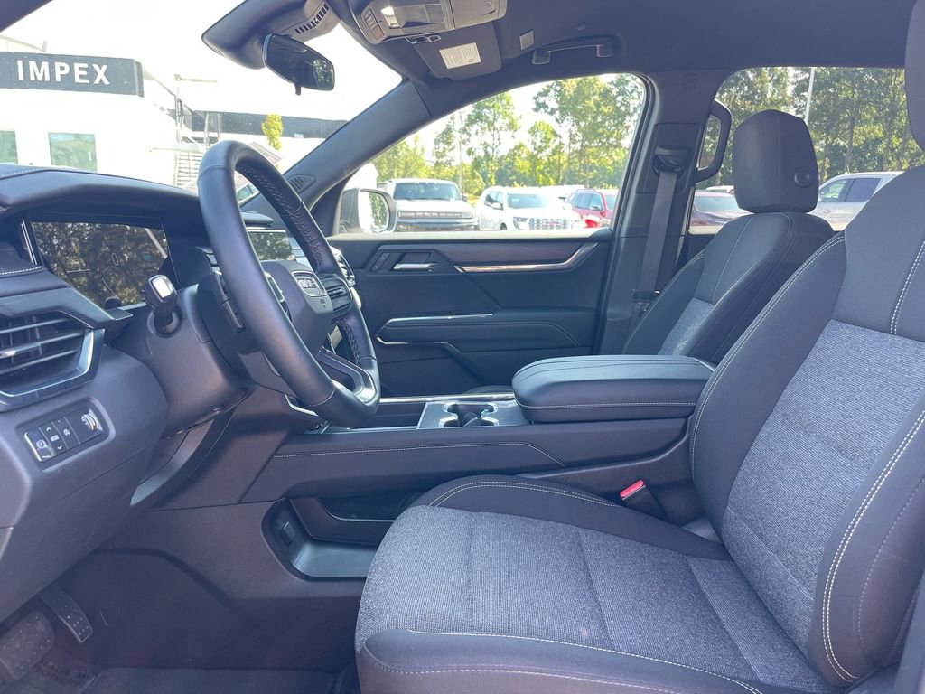 Used 2025 GMC Acadia Elevation FWD image 9