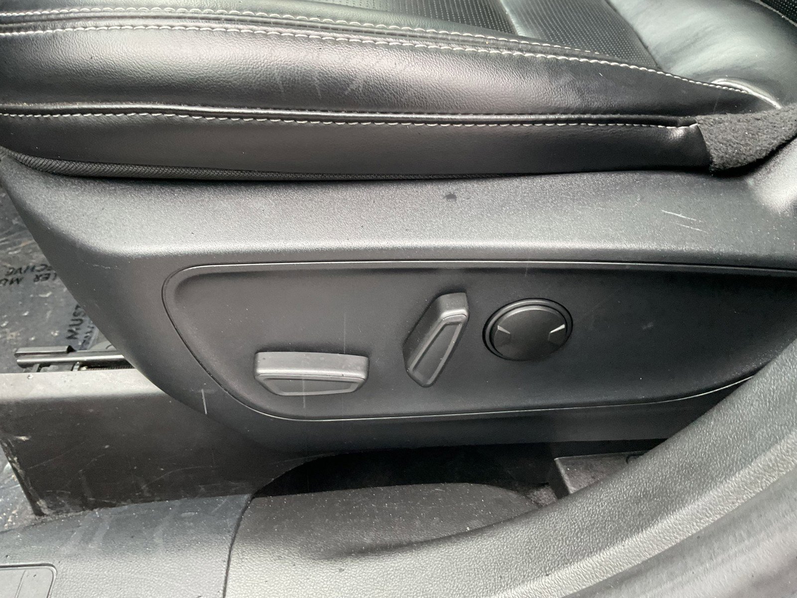 Used 2024 Ford Escape Platinum image 24