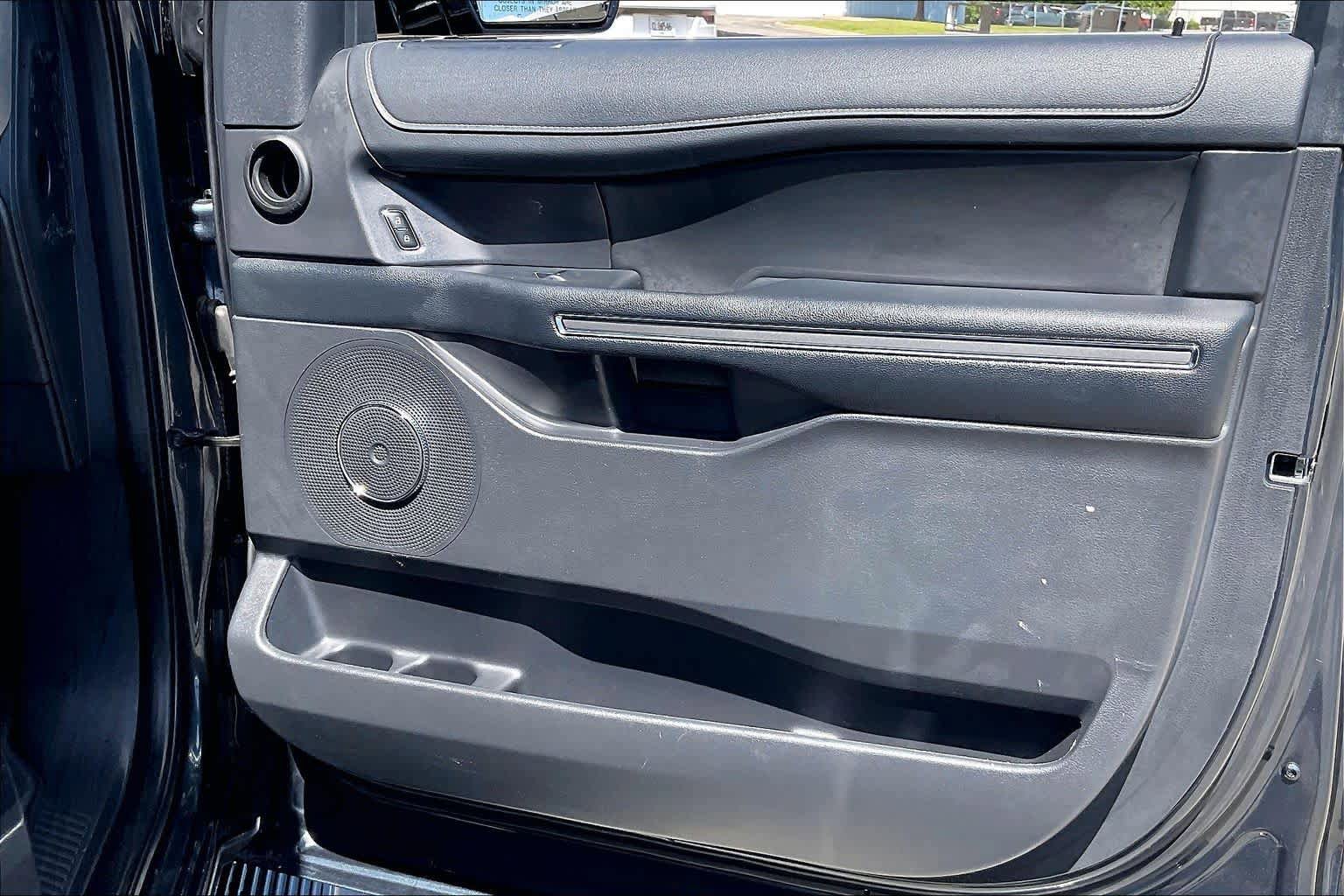 Used 2024 Ford Expedition XLT AWD/4WD image 22