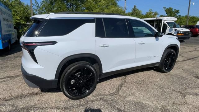 New 2026 Chevrolet Traverse LT w/ Driver Confidence Package AWD/4WD image 2