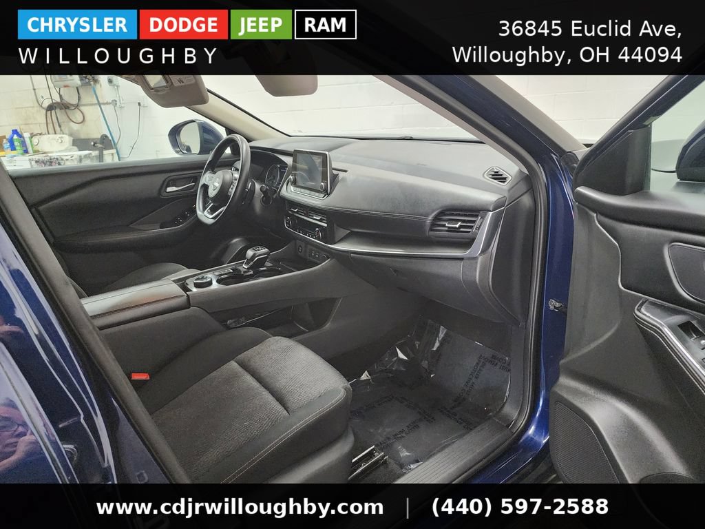 Used 2024 Nissan Rogue SV AWD/4WD image 35
