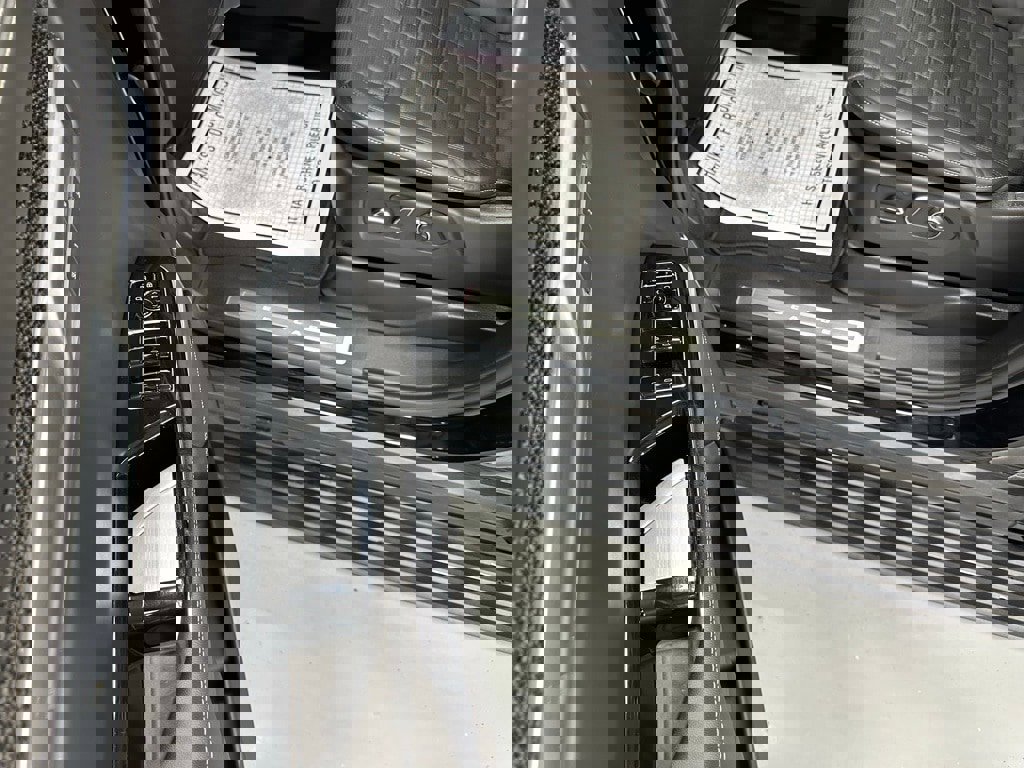 Used 2025 Cadillac Escalade V image 9