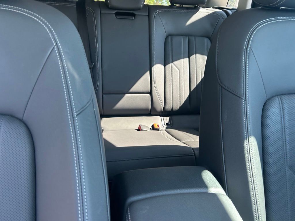 Used 2024 Audi Q8 e-tron Premium Plus w/ Premium Plus Package AWD/4WD image 40