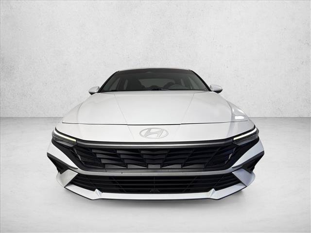 Used 2024 Hyundai Elantra SEL FWD image 9