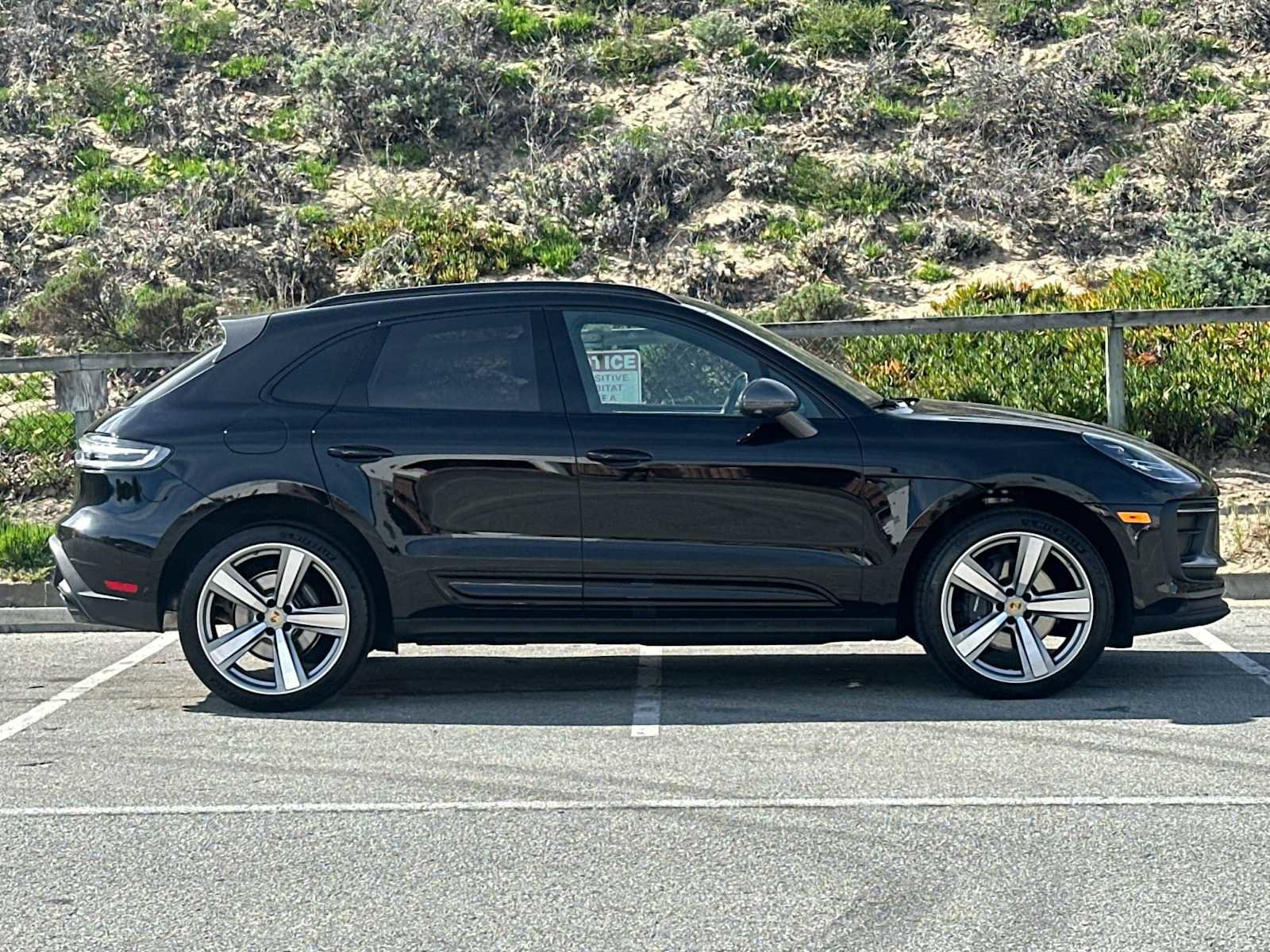 Used 2025 Porsche Macan Turbo image 9