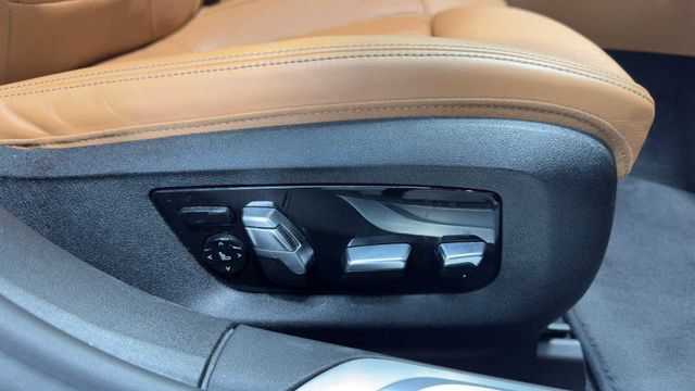 Used 2020 BMW 740i w/ Premium Package RWD image 14