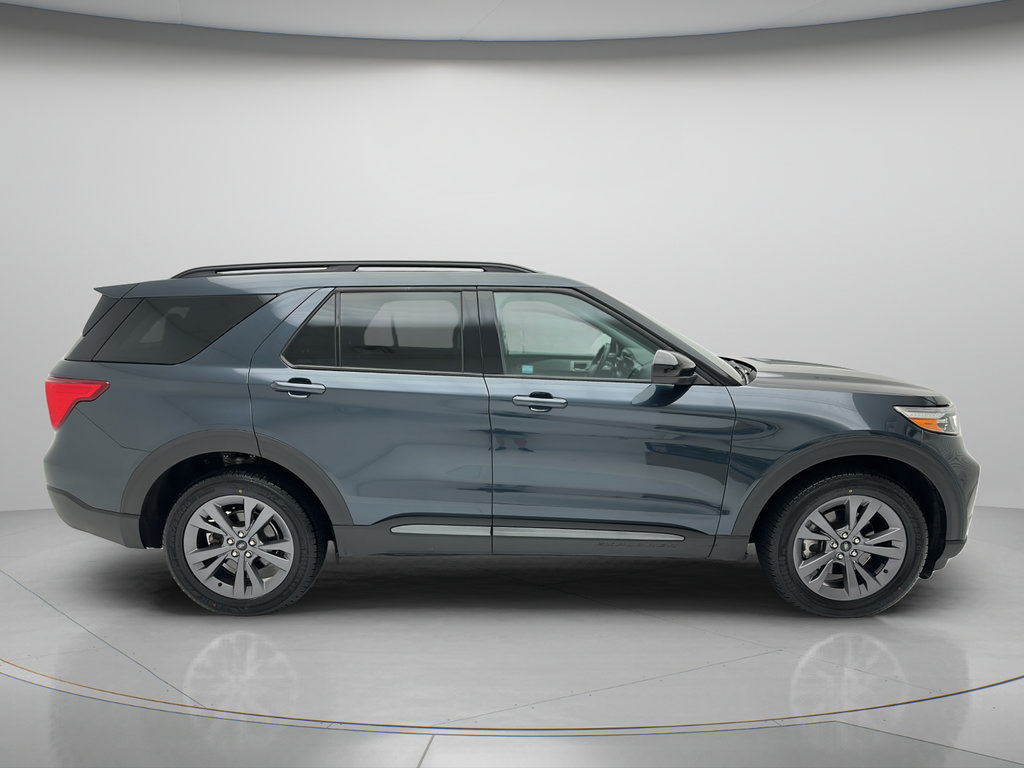 Used 2023 Ford Explorer XLT w/ Equipment Group 202A AWD/4WD image 6