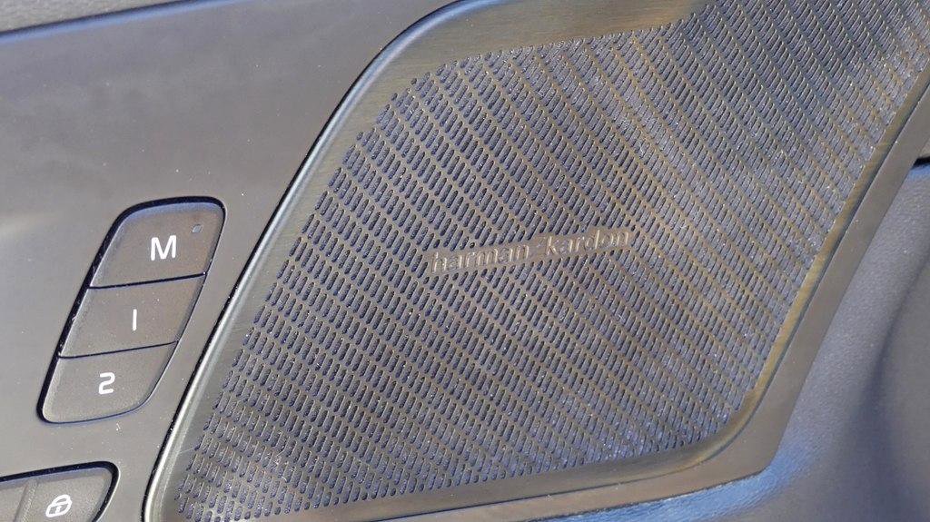 Used 2019 Volvo XC60 T8 Inscription w/ Protection Package Premier image 11